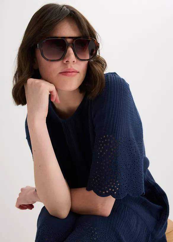 Sonnenbrille mit Kunststoffrahmen in braun von vorne (im Anschnitt) - bonprix