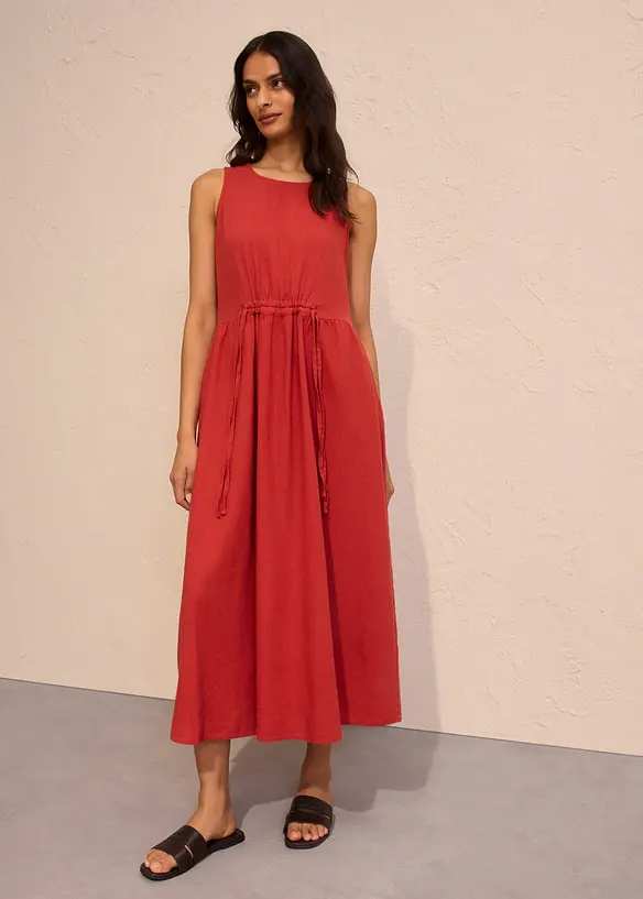 Maxikleid aus leichtem Leinen-Viskose-Mix in rot von vorne (Totalaufnahme) - bonprix