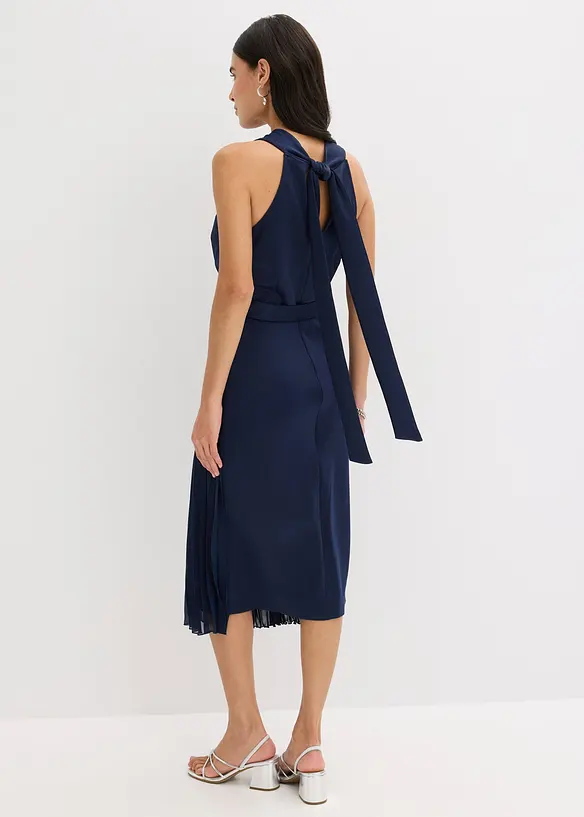 Midikleid in Wickel-Optik mit Plissee-Einsatz in blau von hinten (Totalaufnahme) - bonprix Midikleid in Wickel-Optik mit Plissee-Einsatz in blau von hinten (Totalaufnahme) - bonprix