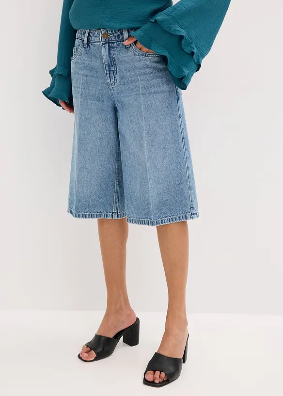 Jeans-Bermuda Mid Waist, Low Stretch in blau von vorne - bonprix