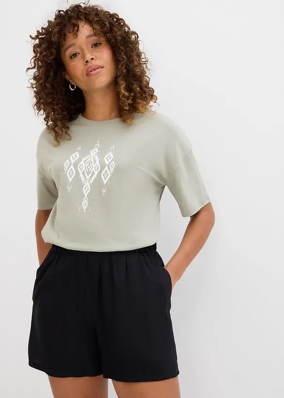 T-Shirt aus Baumwoll-Viskose-Mix in grün von vorne (im Anschnitt) - bonprix