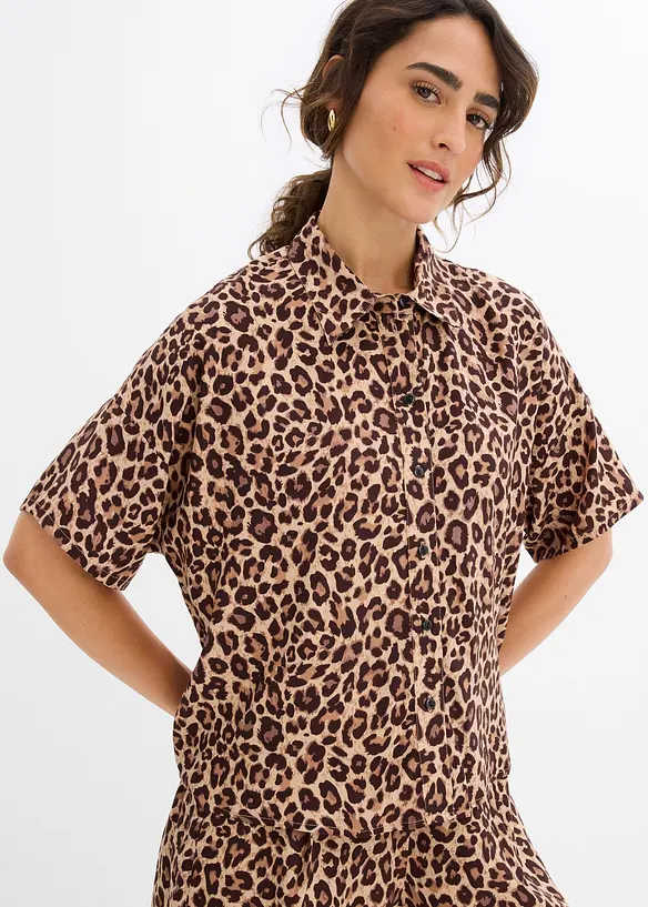 Hemdbluse aus fließender Viskose in beige von vorne (im Anschnitt) - bonprix