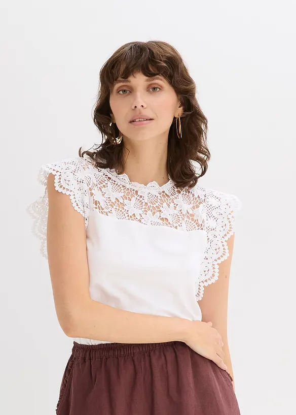 Shirt mit Spitzeneinsatz in weiß von vorne (im Anschnitt) - bonprix