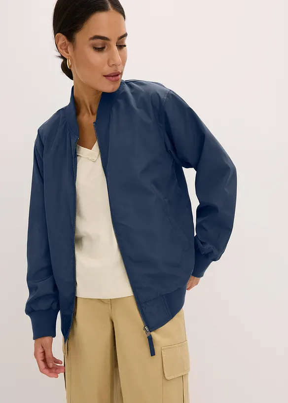 Blouson in blau von vorne (im Anschnitt) - bonprix