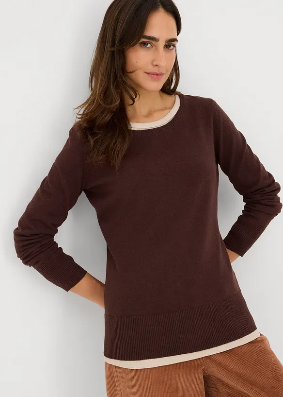 Basic Pullover mit recycelter Baumwolle in braun von vorne (im Anschnitt) - bonprix