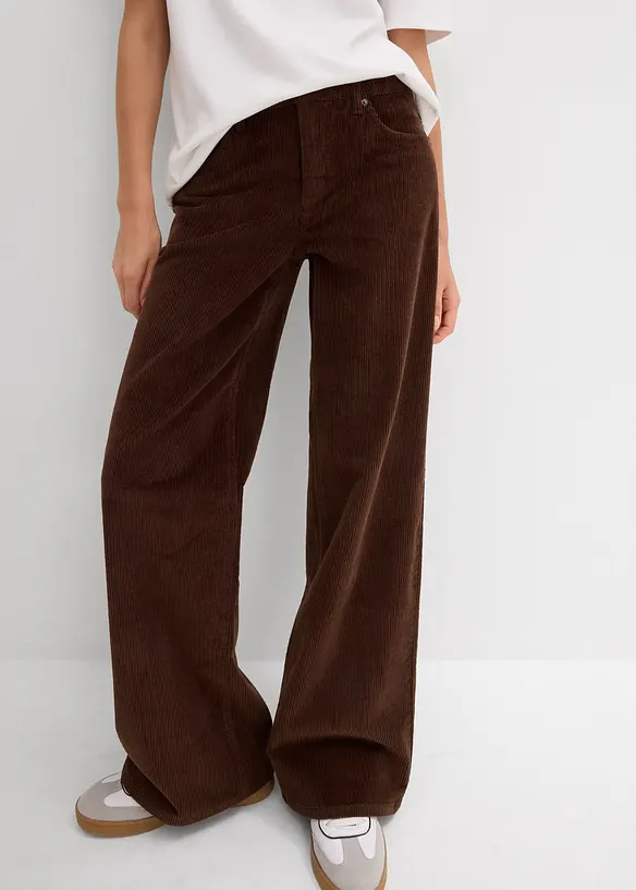 Cordhose aus elastischem Baumwoll-Mix in braun von vorne - bonprix