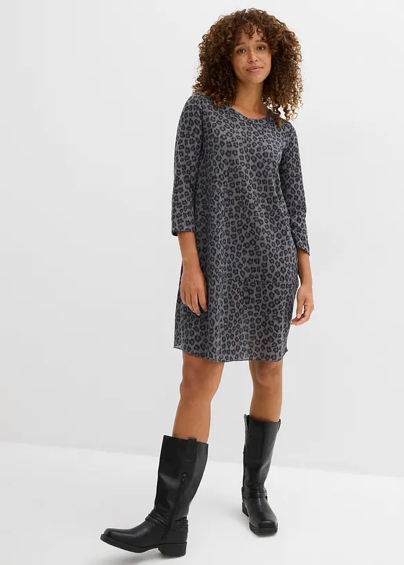 Kurzes Shirtkleid in Strickoptik in grau von vorne (Totalaufnahme) - bonprix
