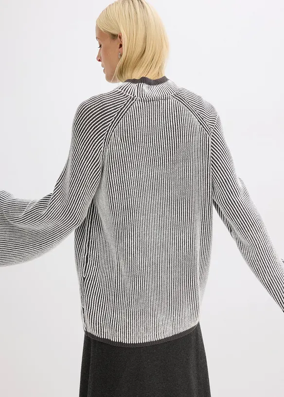 Oversize-Pullover mit Stehkragen in grau von hinten (im Anschnitt) - bonprix