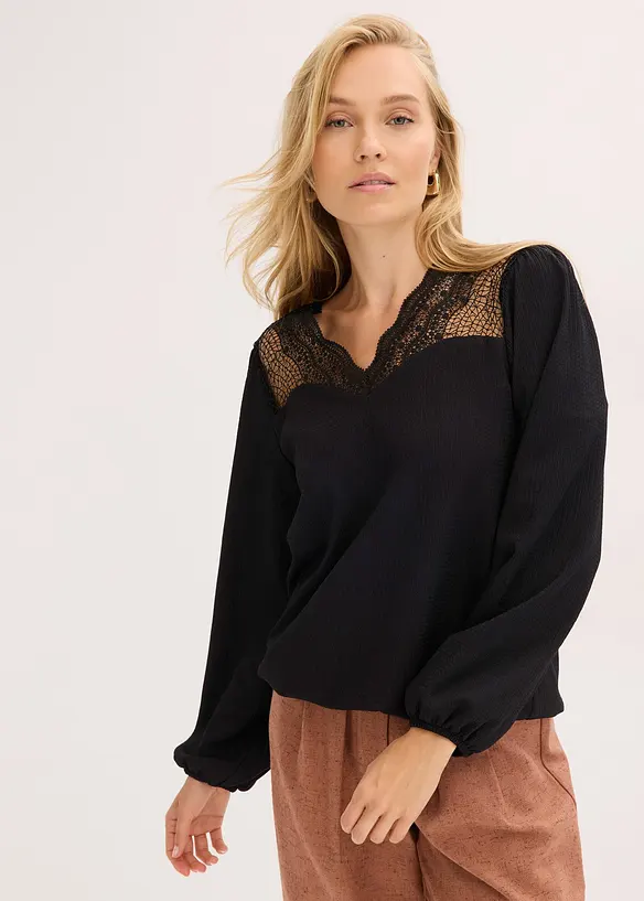 Langarmshirt mit Spitze in schwarz von vorne (im Anschnitt) - bonprix