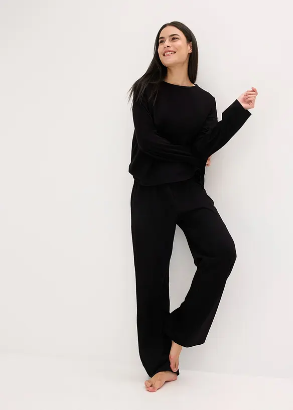 Weit geschnittener Pyjama aus weicher Baumwolle in schwarz im Look von vorne (Totalaufnahme) - bonprix