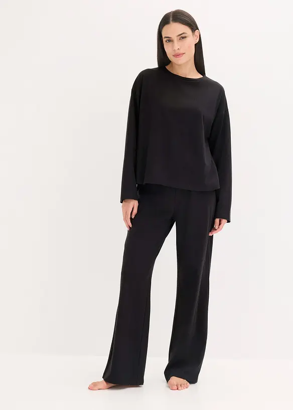 Weit geschnittener Pyjama aus weicher Baumwolle in schwarz von vorne (Totalaufnahme) - bonprix