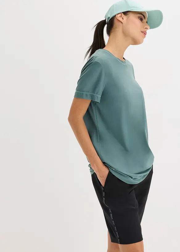 Ultrasoftes Sport-Shirt, schnelltrocknend in grün von vorne (im Anschnitt) - bonprix