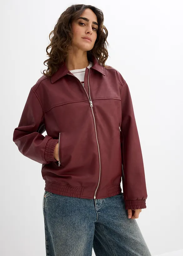 Oversize Lederimitat-Jacke in rot von vorne (im Anschnitt) - bonprix
