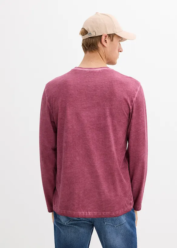 Henleyshirt, Langarm in gewaschener Optik aus reiner Bio-Baumwolle in rot von hinten (im Anschnitt) - bonprix