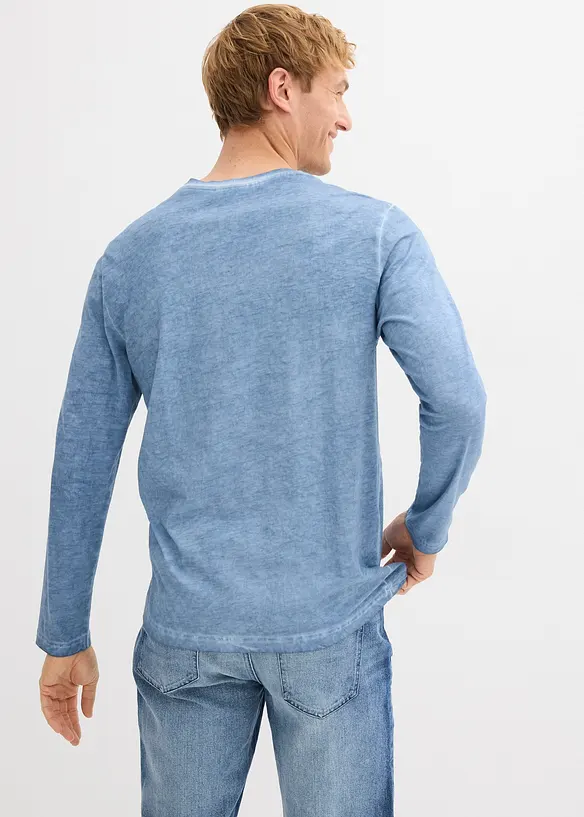 Henleyshirt, Langarm in gewaschener Optik aus reiner Bio-Baumwolle in blau von hinten (im Anschnitt) - bonprix