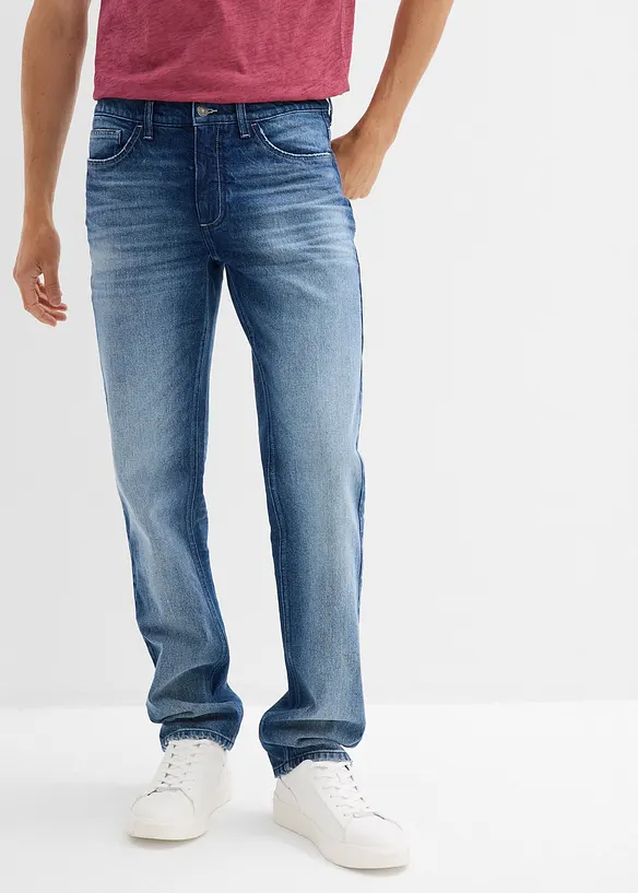 Regular-Fit-Jeans, Straight in blau von vorne - bonprix