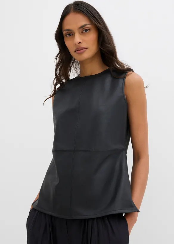 Lederimitat-Top in schwarz von vorne (im Anschnitt) - bonprix