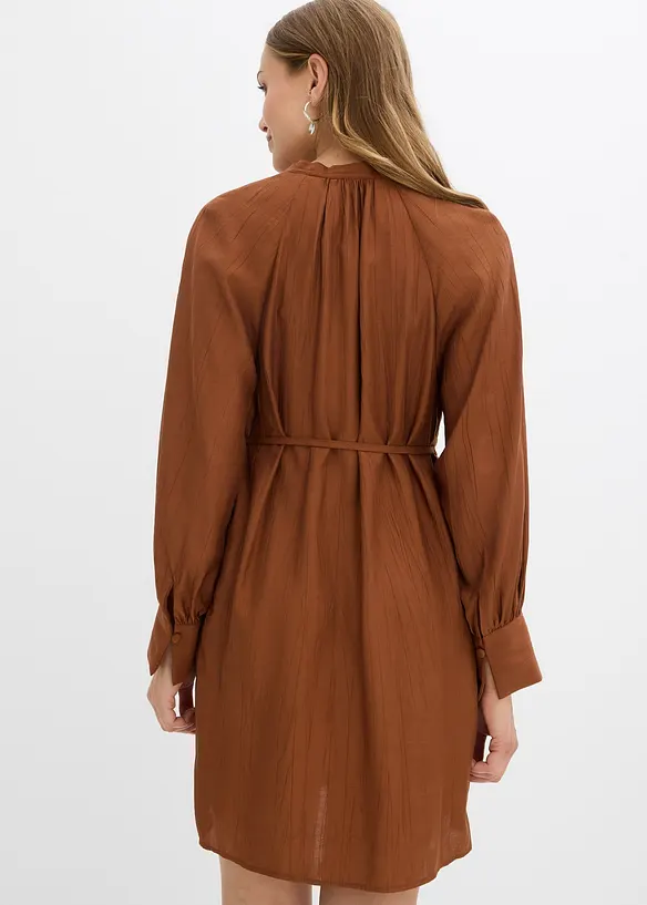 Umstands- und Stillblusenkleid aus fließender Viskose in braun von hinten (Totalaufnahme) - bonprix Umstands- und Stillblusenkleid aus fließender Viskose in braun von hinten (Totalaufnahme) - bonprix