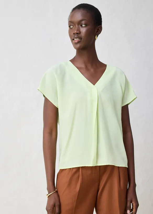 Shirt mit Seidenanteil und Webeinsatz in grün von vorne (im Anschnitt) - bonprix