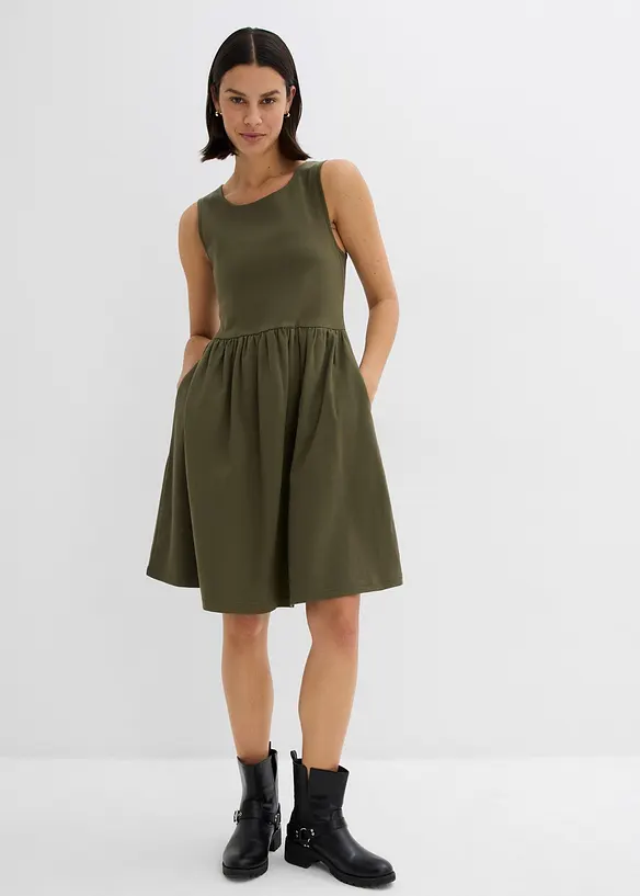 Shirtkleid mit Taschen aus reiner Baumwolle in grün von vorne (Totalaufnahme) - bonprix