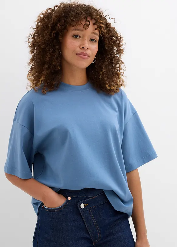 Kurzes Oversize-Shirt aus reiner schwerer Bio-Baumwolle in blau von vorne (im Anschnitt) - bonprix