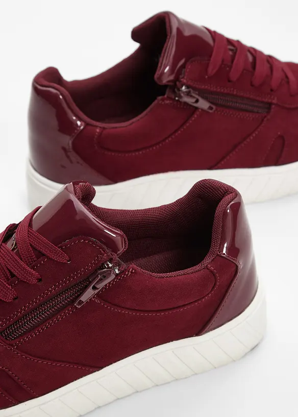 Sneaker mit gepolsterter Innensohle in rot - bonprix