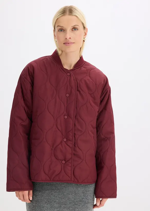 Ultraleichte Steppjacke, Oversized in rot von vorne (im Anschnitt) - bonprix