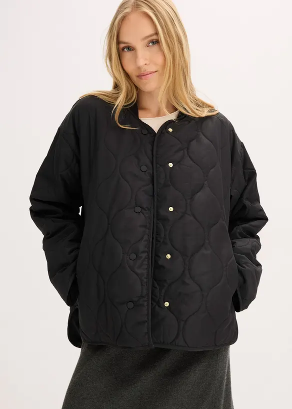 Ultraleichte Steppjacke, Oversized in schwarz von vorne (im Anschnitt) - bonprix