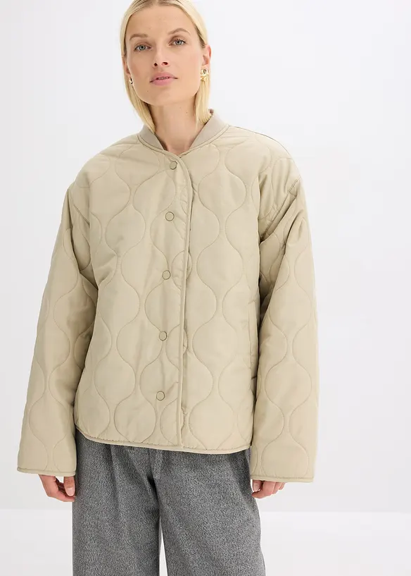 Ultraleichte Steppjacke, Oversized in beige von vorne (im Anschnitt) - bonprix