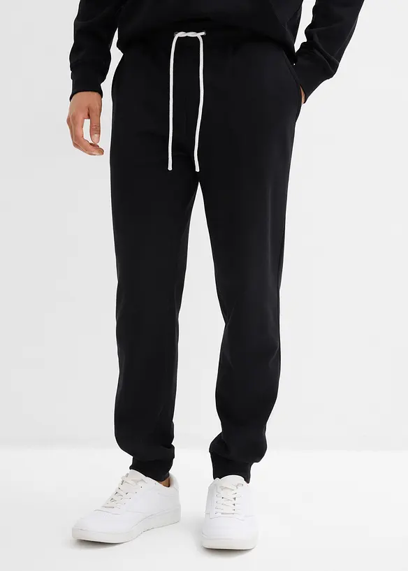 Jogginghose in Regular Fit in schwarz von vorne - bonprix