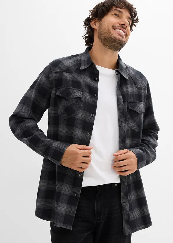 Flanellhemd aus reiner Baumwolle in schwarz von vorne (im Anschnitt) - bonprix