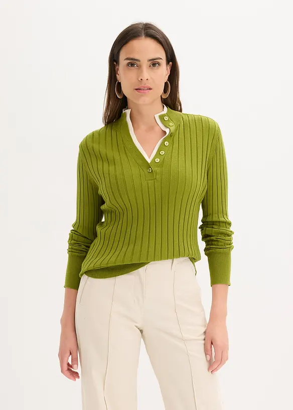 Gerippter Feinstrickpullover mit Viskose in 2 in 1 Optik in grün von vorne (im Anschnitt) - bonprix