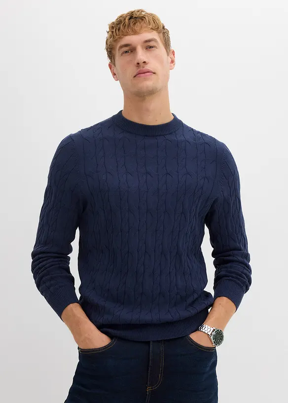 Zopfstrick-Pullover aus reiner Baumwolle in blau von vorne (im Anschnitt) - bonprix