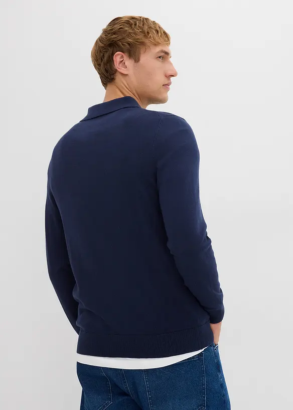 Feinstrick-Polopullover mit edler Merinowolle, Slim-Fit in blau von hinten (im Anschnitt) - bonprix