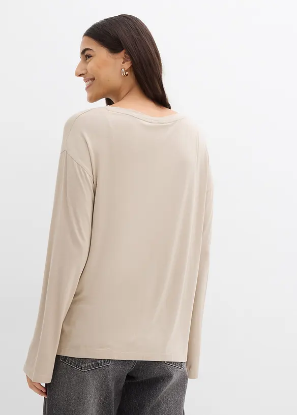 Oversize-Shirt aus fließendem Viskose-Elasthan-Mix in beige von hinten (im Anschnitt) - bonprix