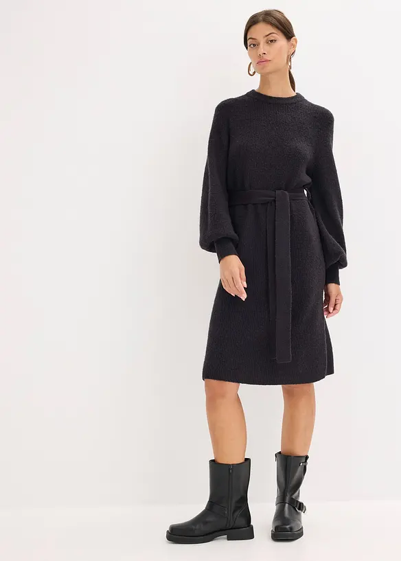Strickkleid in schwarz von vorne (Totalaufnahme) - bonprix