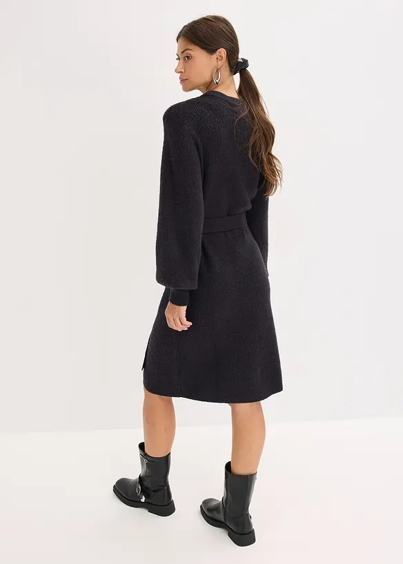 Strickkleid in schwarz von hinten (Totalaufnahme) - bonprix