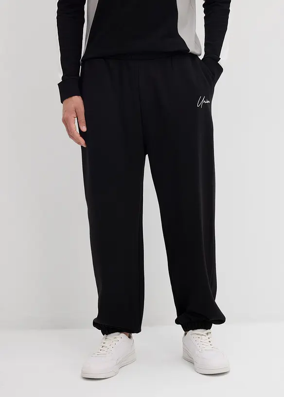 Jogginghose aus schwerer Baumwollqualität, Loose Fit in schwarz von vorne - bonprix