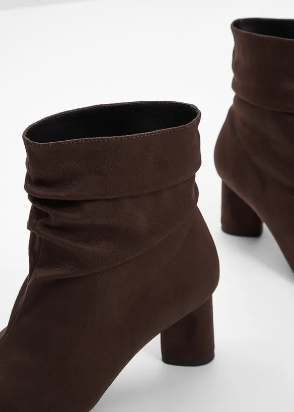 Stiefeletten mit Raffung in braun - bonprix