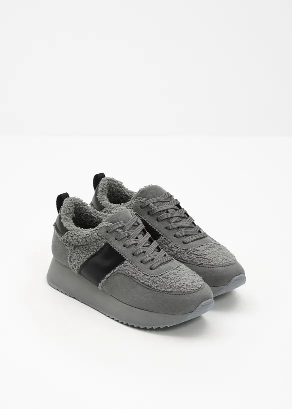Gefütterter Plateau-Sneaker in grau - bonprix