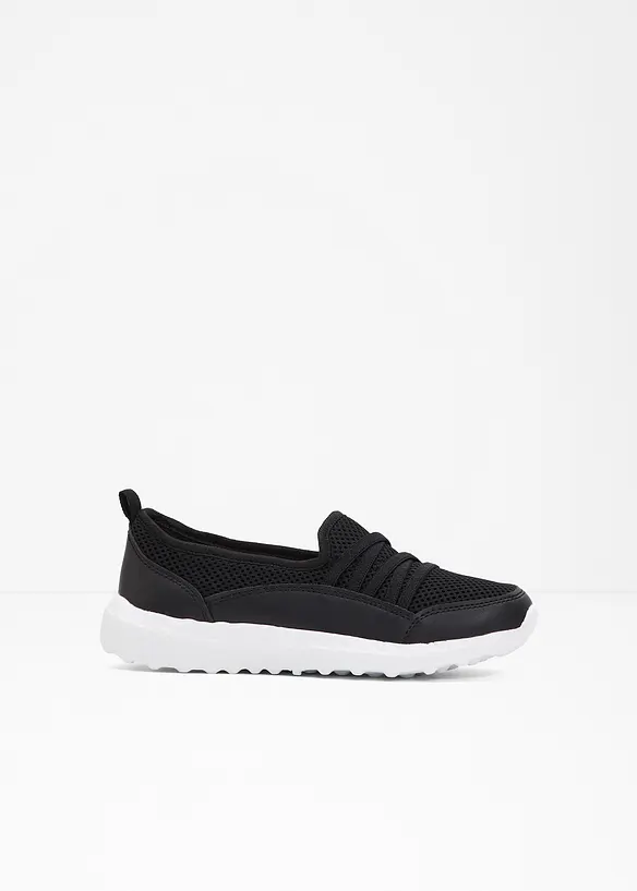 Komfort-Slip-On-Sneaker mit leichter Sohle in schwarz von vorne - bonprix