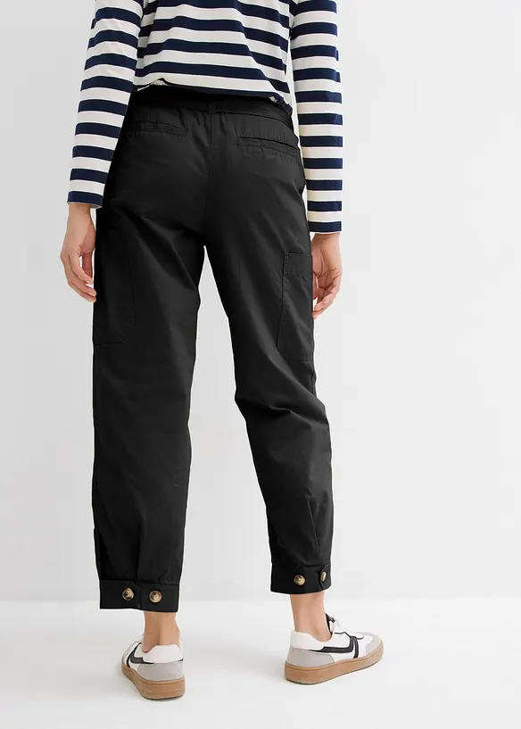 Verkürzte Cargo-Hose aus reiner Baumwolle in schwarz von hinten - bonprix Verkürzte Cargo-Hose aus reiner Baumwolle in schwarz von hinten - bonprix