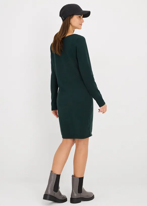 Strickkleid mit legerem Schnitt in grün von hinten (Totalaufnahme) - bonprix