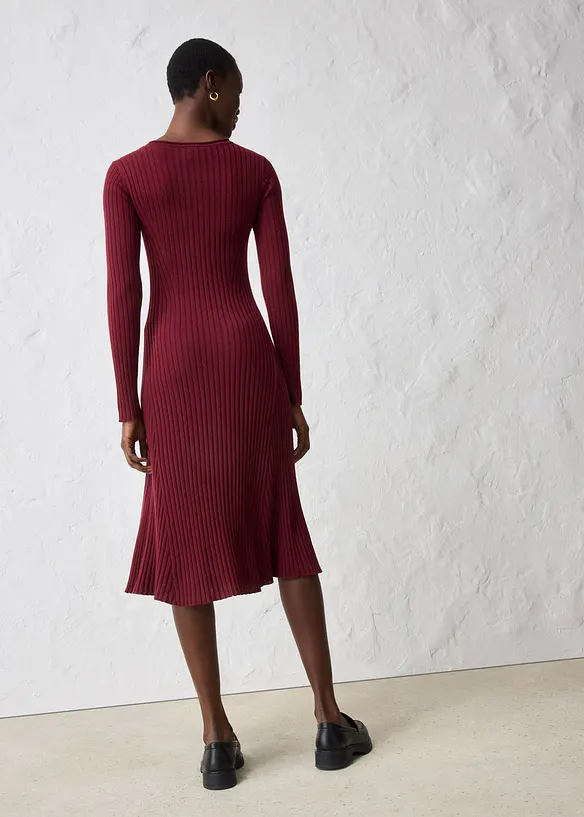 Strickkleid aus Merinowolle in rot von hinten (Totalaufnahme) - bonprix Strickkleid aus Merinowolle in rot von hinten (Totalaufnahme) - bonprix