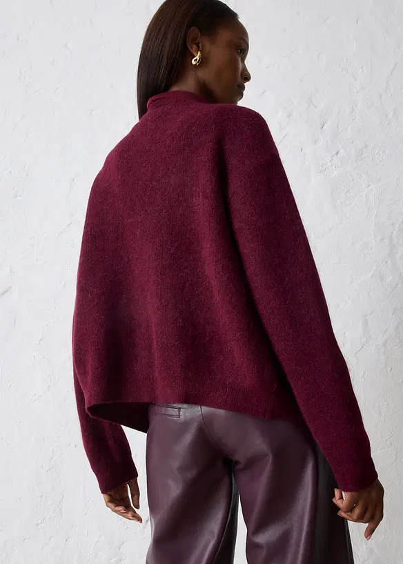 Strickjacke aus weichem Alpaka Woll-Mix in rot von hinten (im Anschnitt) - bonprix