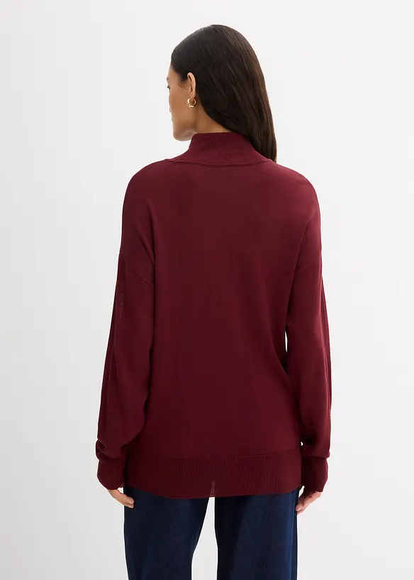 Leichter Feinstrickpullover mit breitem Turtleneck aus Viskose-Mix in rot von hinten (im Anschnitt) - bonprix