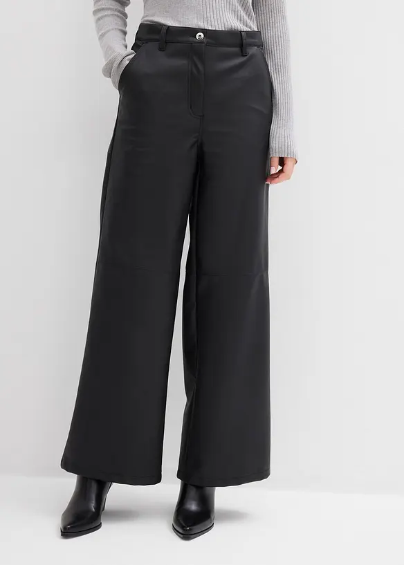Lederimitat-Hose in schwarz von vorne - bonprix