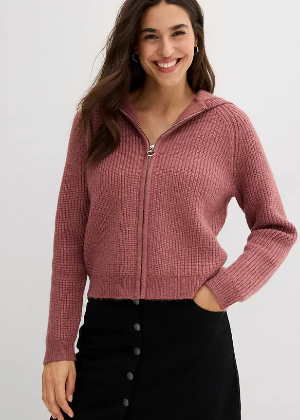 Strickjacke mit Kapuze in lila von vorne (im Anschnitt) - bonprix