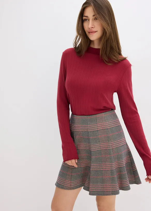 Figurbetontes Rippshirt in rot von vorne (im Anschnitt) - bonprix Figurbetontes Rippshirt in rot von vorne (im Anschnitt) - bonprix