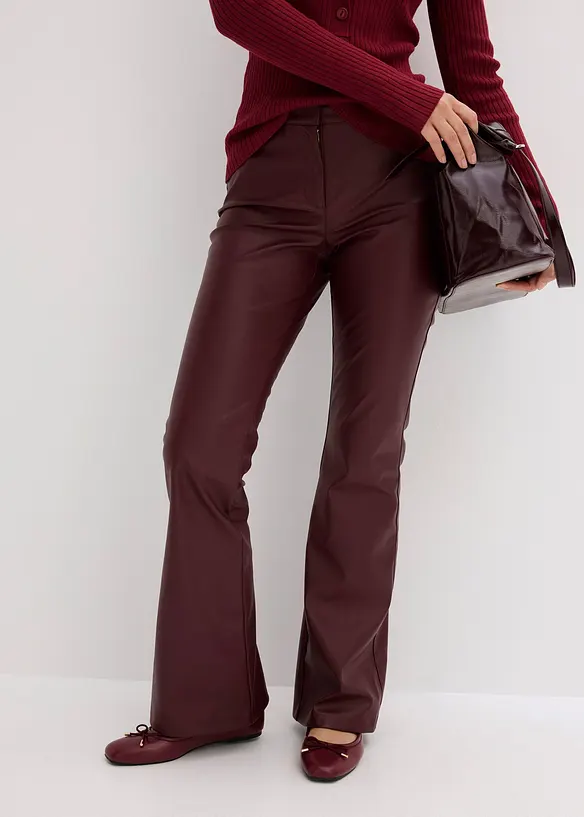 Lederimitat-Hose in rot von vorne - bonprix